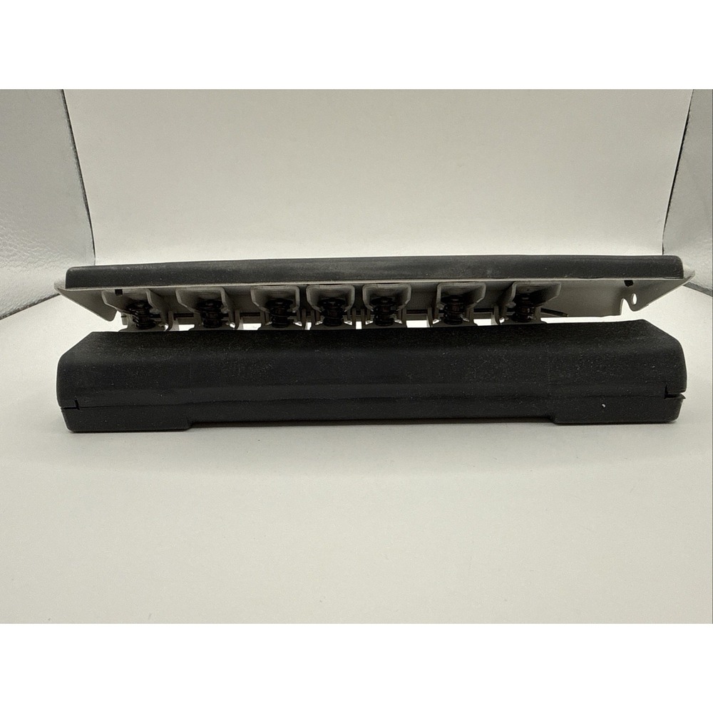 Franklin Covey Classic 7 Hole punch Silver for Planner Binder Tool - Picture 3 of 5